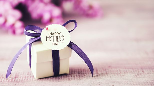 0_Mothers-Day-gift-box-with-purple-ribbon-and-wisteria-bouquet-min.jpg