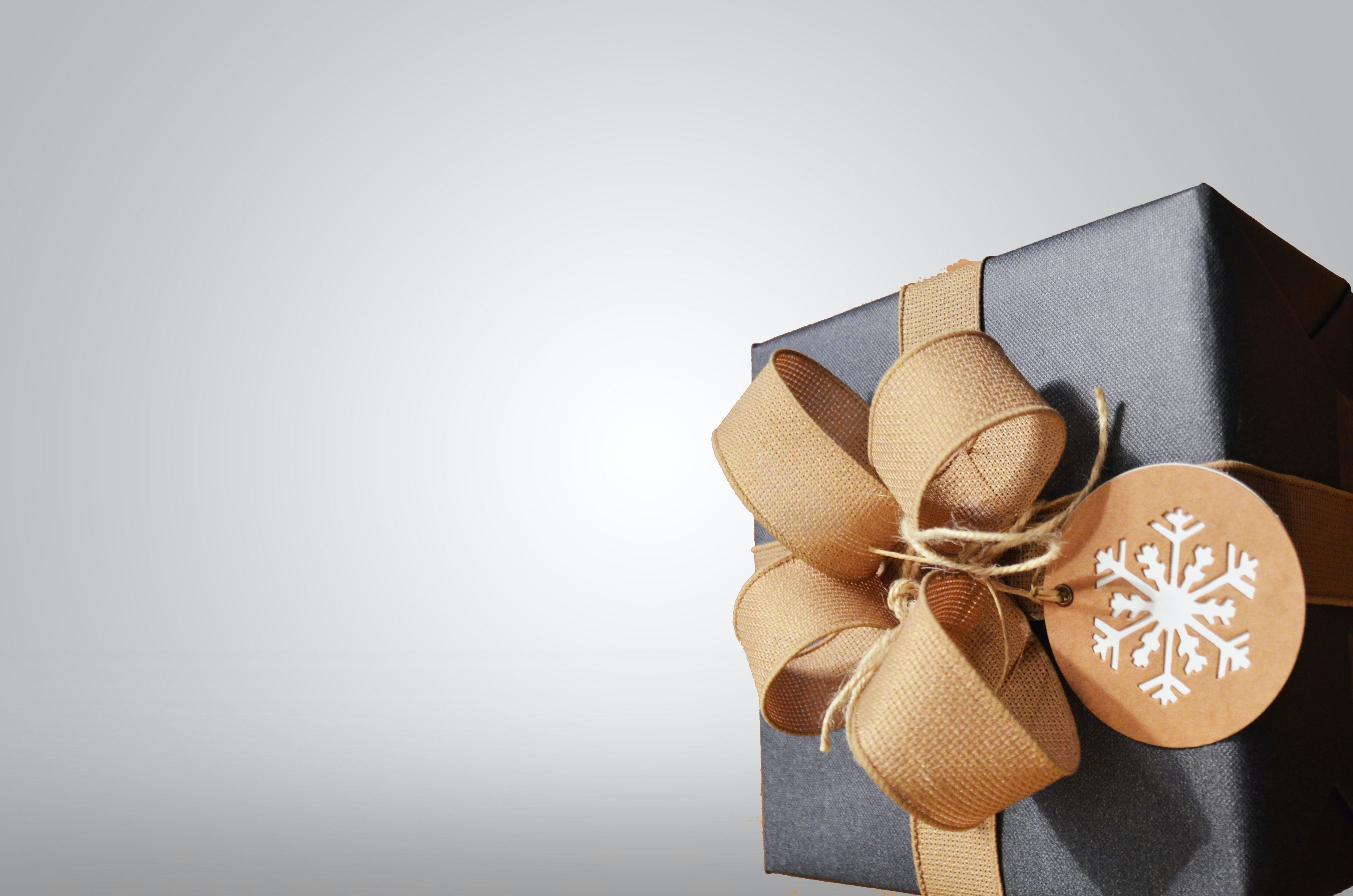 Best Gift Ideas for Remote Employees this Holiday Season