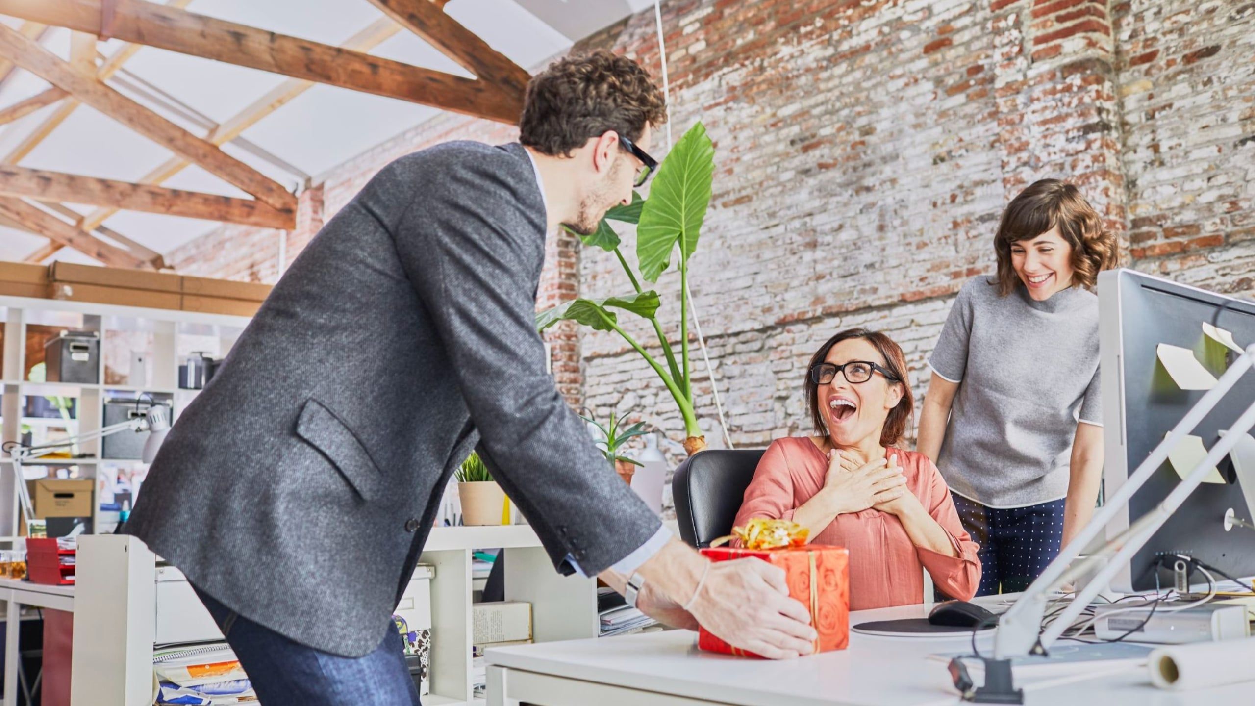 employees receiving inexpensive employee appreciation gifts