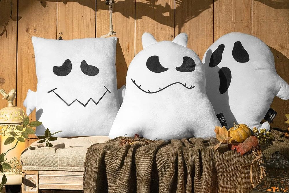 Pack of 3 Halloween ghost decorative throw pillows